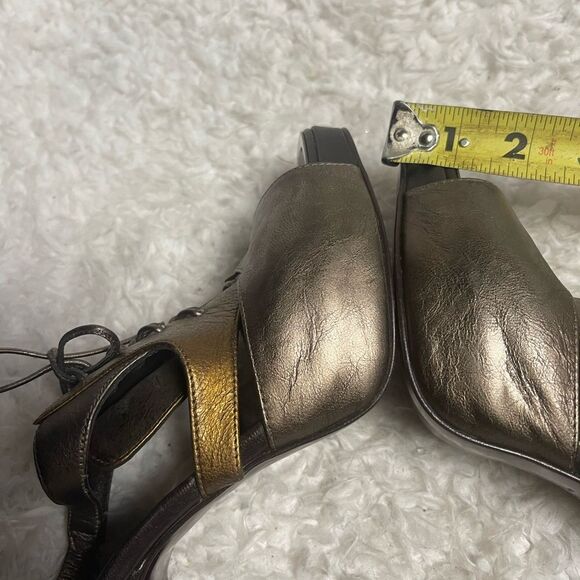 Donald J Pliner Metallic two tone Bronze Leather Heels SZ7.5M - Picture 10 of 12